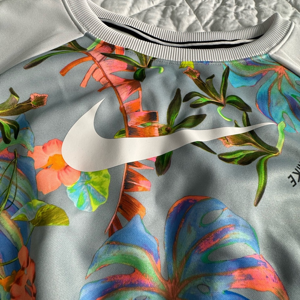 Nike sweatshirt